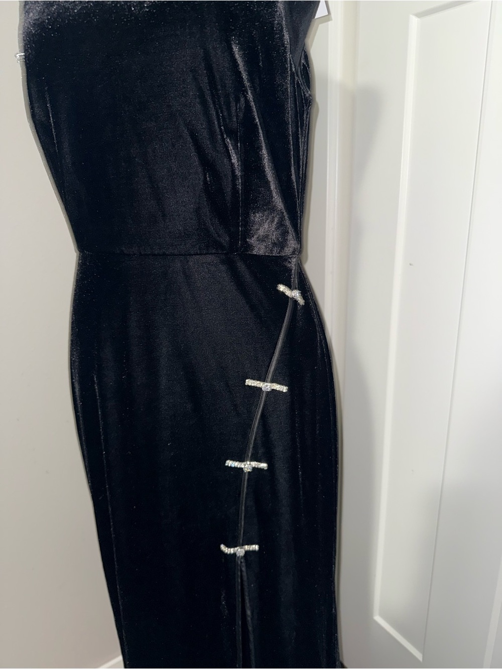 Sau Lee Ariana Gown in Black Velvet Size 8 - Picture 5 of 10